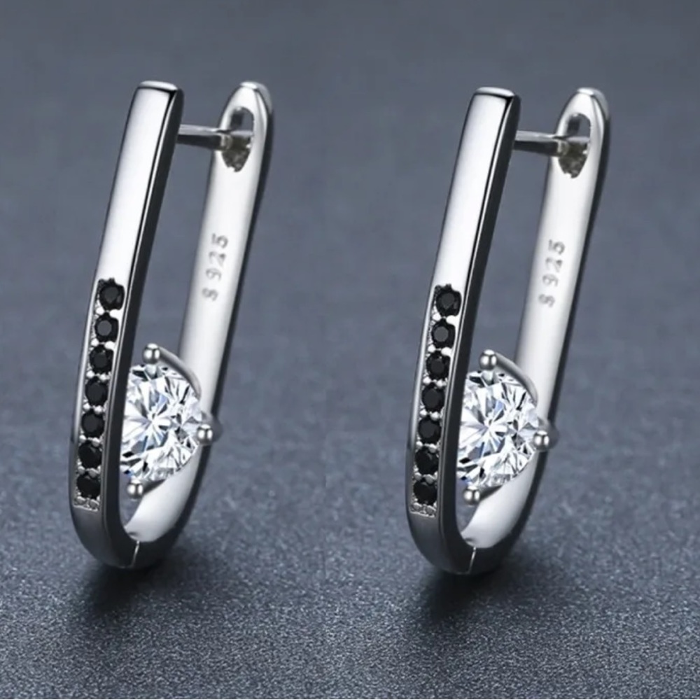 🌟 Sterling Silver Elegant Unique Diamond Earrings